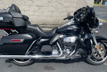 2023 HARLEY-DAVIDSON ULTRA LIMITED motorcycle for rent near Hinesville, GA