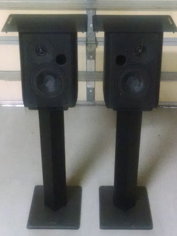 Sonus Faber Wall+Solo - 3 Speakers Trades, Free Stands,...