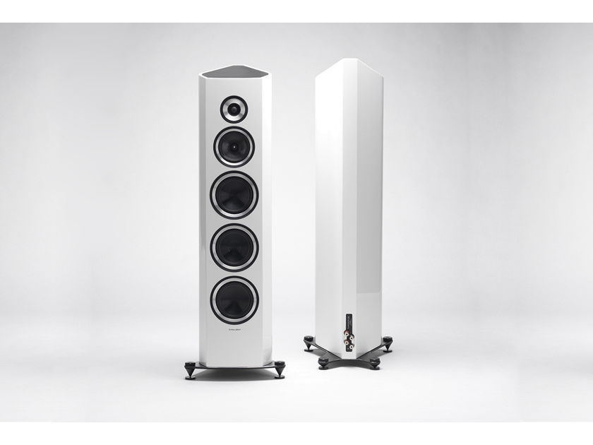 Sonus Faber Venere S  - Luxury Italian Designed Floor-standing Loudspeakers