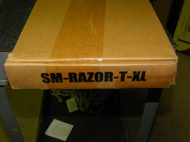 Strong Razor-T-XL TV Wall Bracket