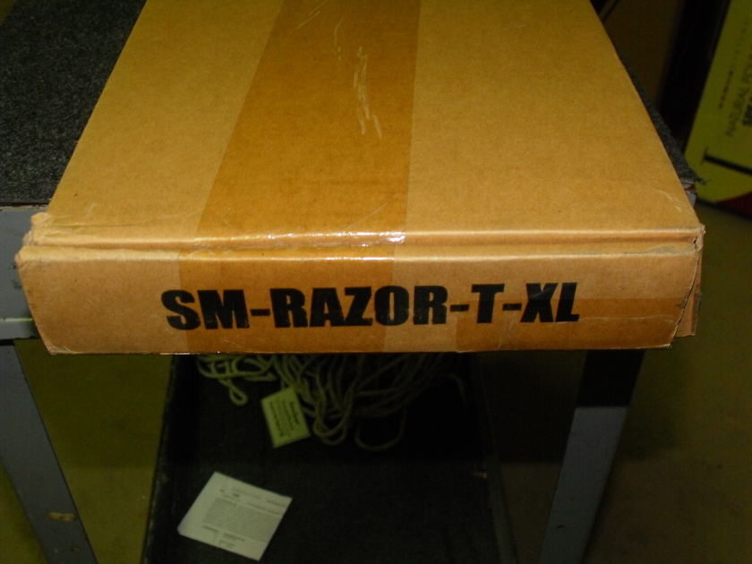 Strong Razor-T-XL TV Wall Bracket