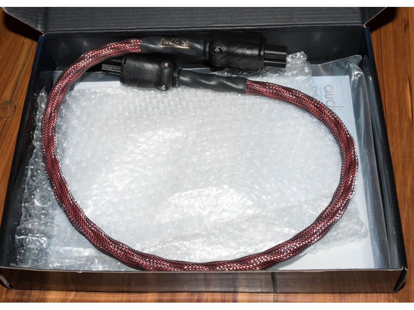 Audience Au24 se 3' power cord as new in factory box
