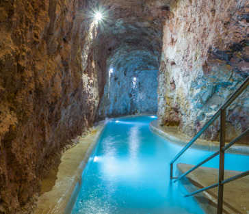 Пещерная купальня Мишкольцтапольца и достопримечательности Эгера 