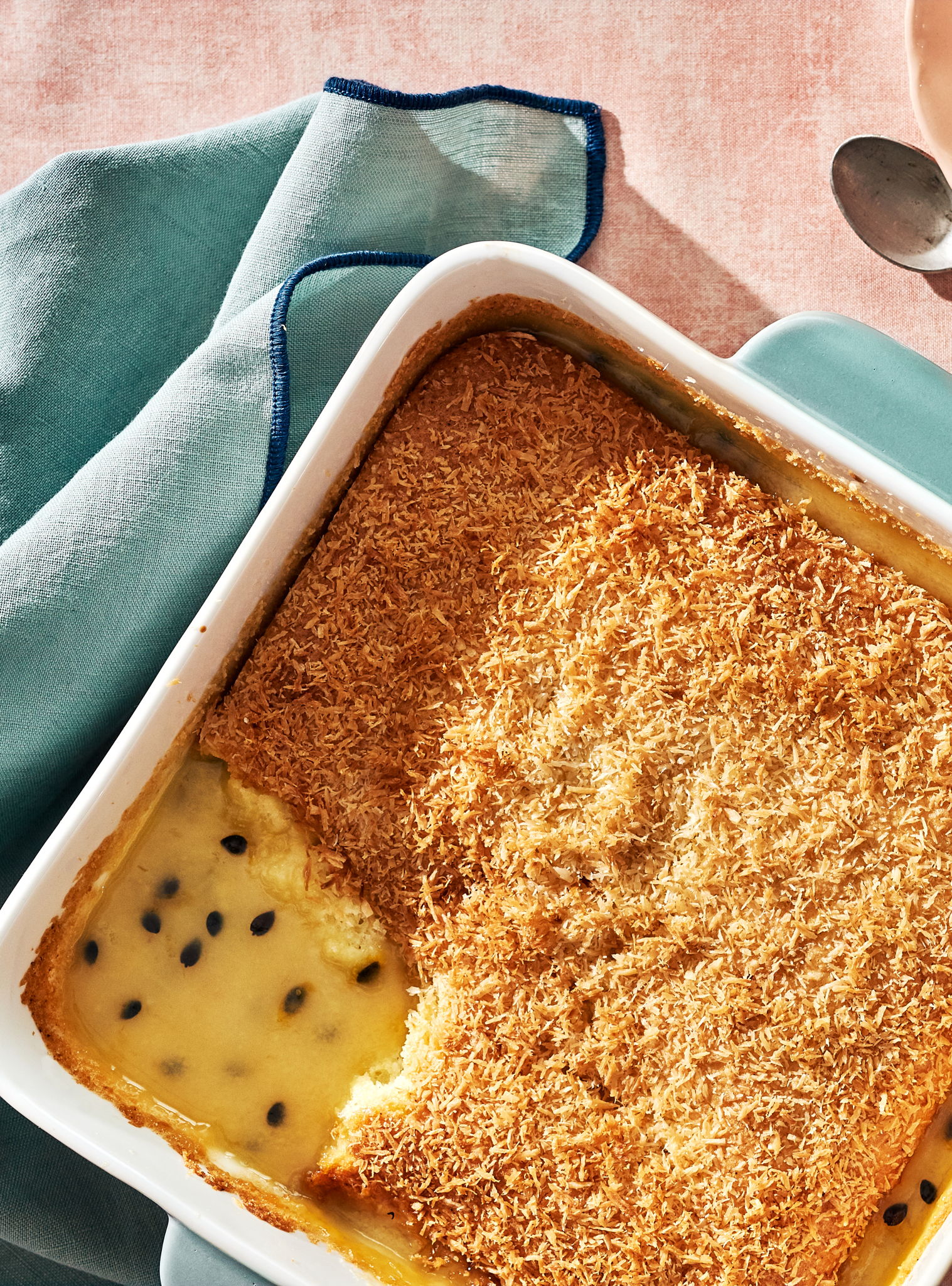 Passion Fruit and Coconut Pudding Cake | RICARDO