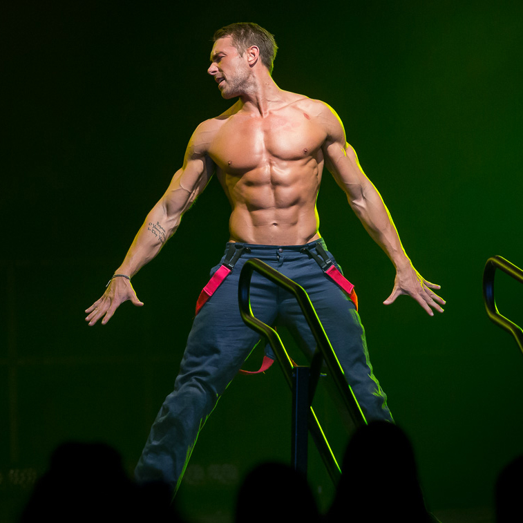 Australias Thunder From Down Under Uploaded on 2021-12-14