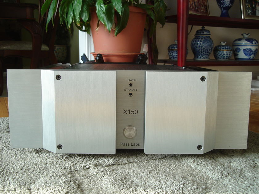 Pass Labs X150 power amp from Nelson Pass - see photo