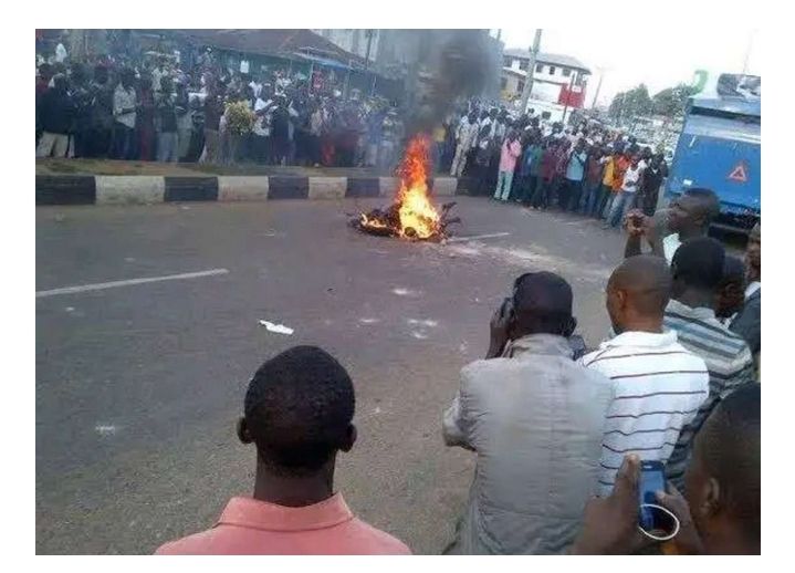 [VIDEO] See How Young Girl Was Mercilessly Beaten And Burnt To Death After Being Caught Doing This