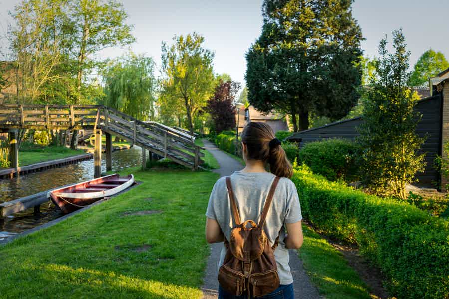 Giethoorn Guided Day Trip from Amsterdam with Boat Cruise - photo 3