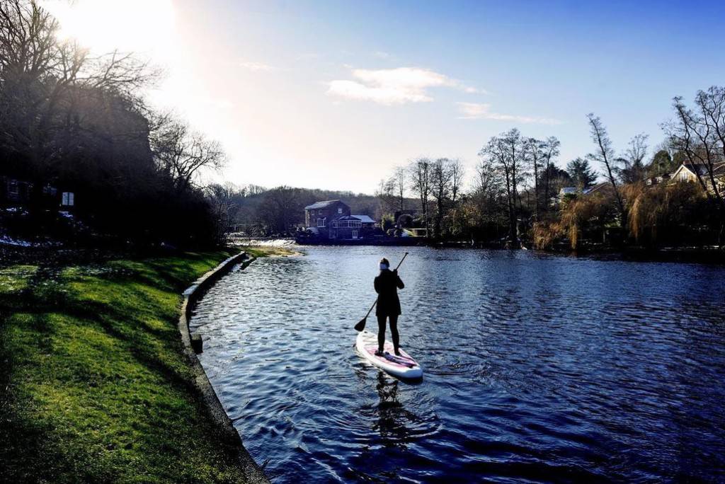 Canada spots suitable for paddleboarding with blow up paddle board