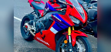 2023 HONDA CBR1000RR motorcycle for rent near Wahiawa , HI