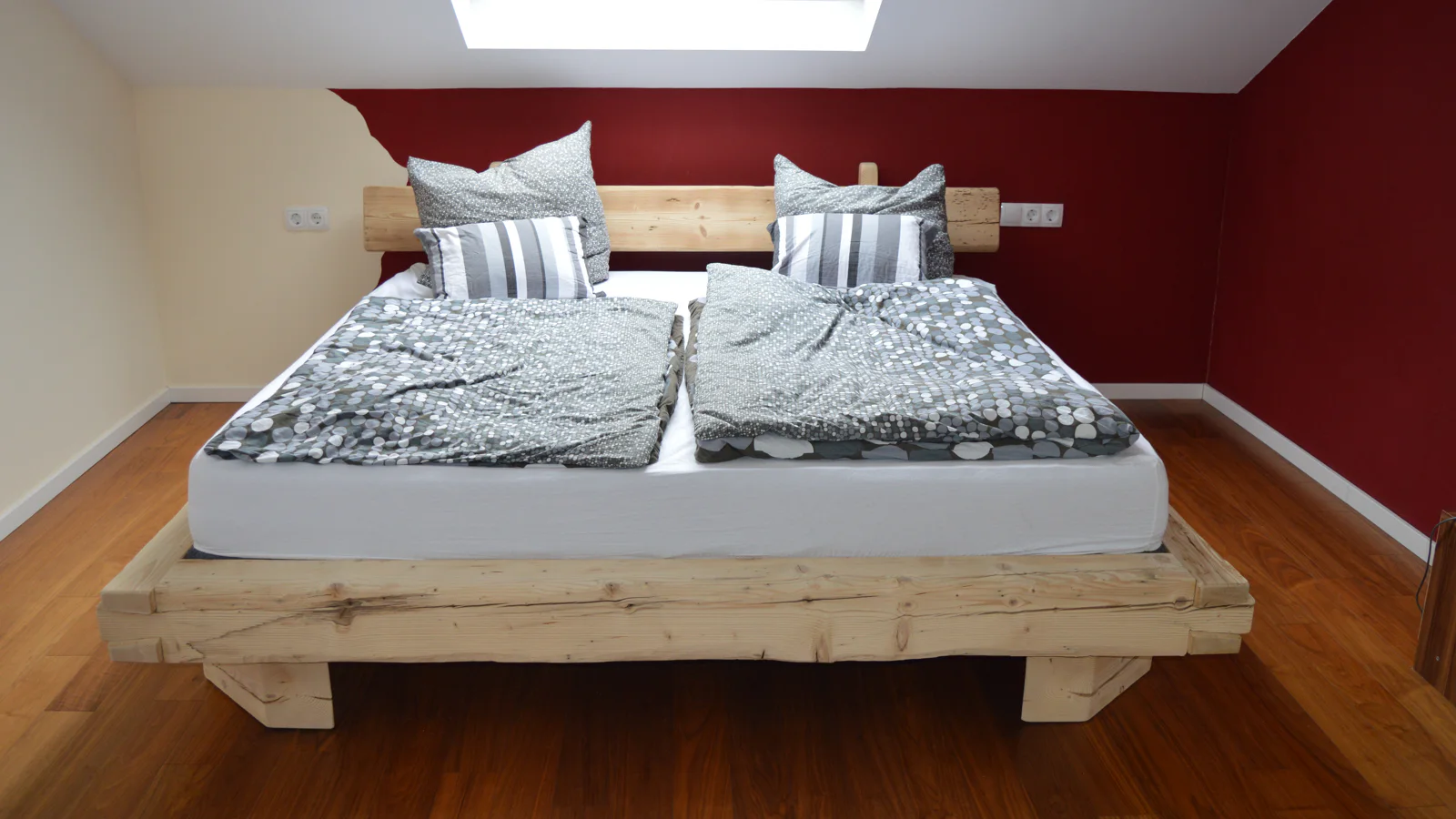 Altholz-Balken-Bett