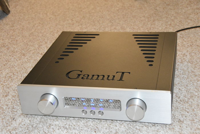GamuT Audio D3i Preamplifier with factory packing. Curr...