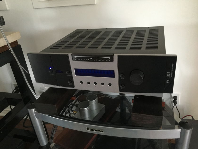 Balanced Audio Technology VK-32SE With optional Phono Board