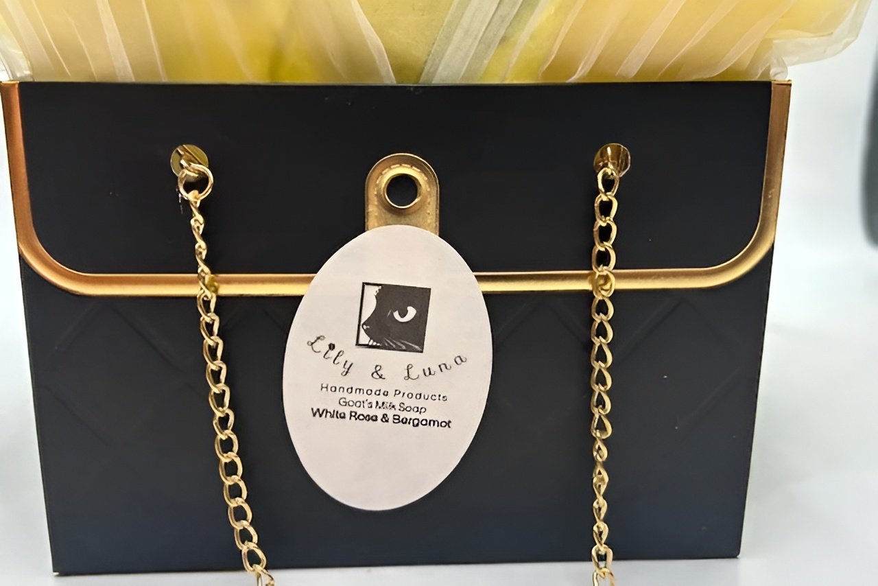 White Rose & Bergamot Soap Flower Handbag Bouquet/Arrangement - Image 5