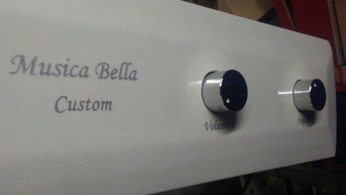 Response Audio/ Musica Bella Custom Tube Preamp - white...