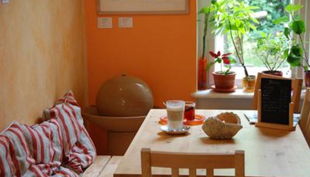 lichterglanz cafe mit brunnen