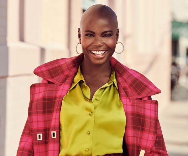 women with well maintained eyebrows