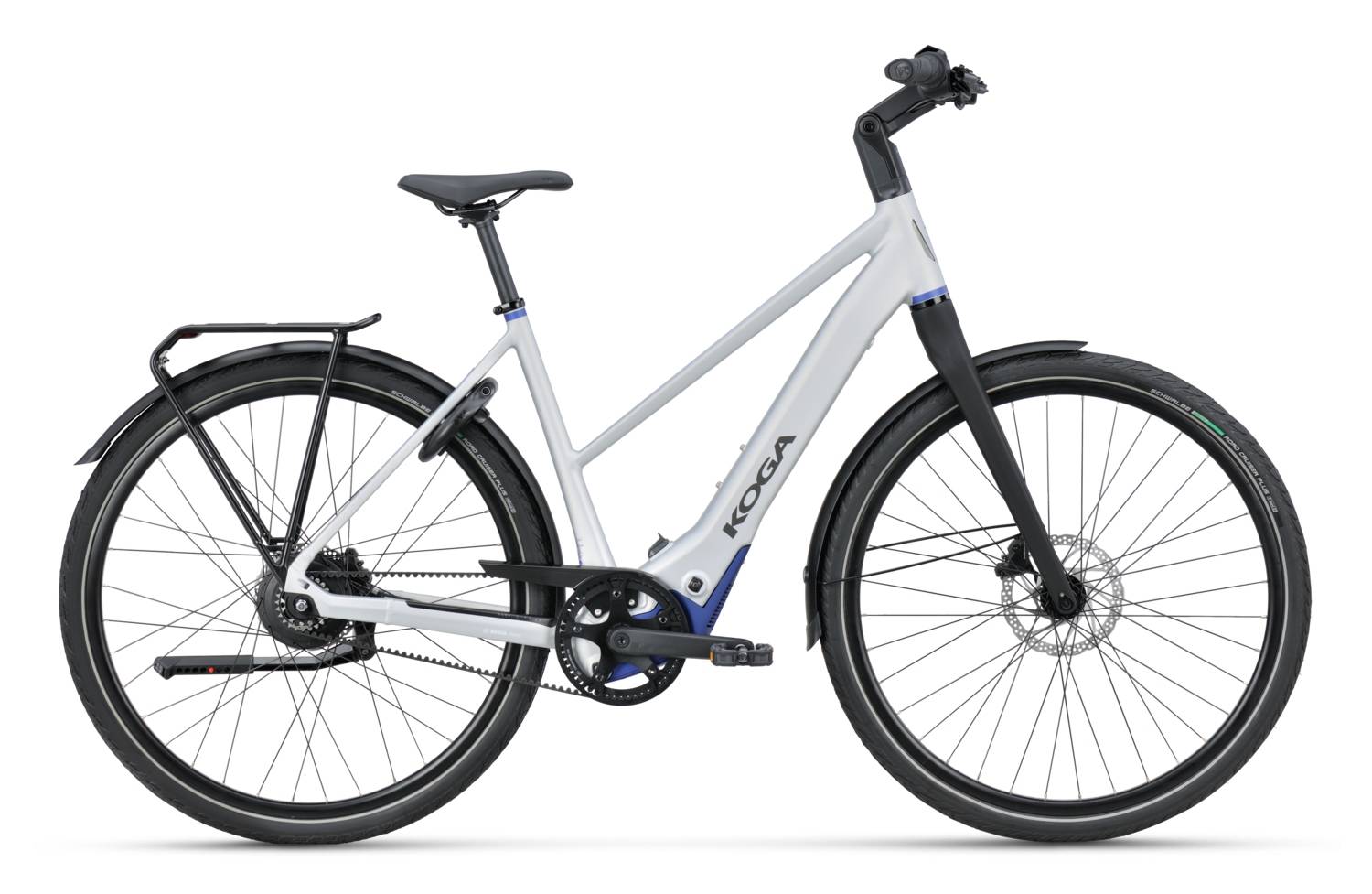 Gazelle Paris C7 elektrische stadsfiets met lage instap, afgebeeld in zijaanzicht op neutrale achtergrond, met Bosch middenmotor, gesloten kettingkast, verende voorvork en zadelpen, MIK-bagagedrager en spatborden – gericht op comfortabel dagelijks gebruik en woon-werkverkeer.