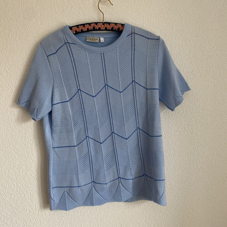 Blue pullover/shirt