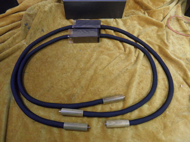 Dalby Design D7-1000 EBONY RCA 1M INTERCONNECTS