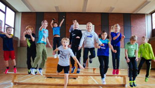 adventure movements parkour ninja warrior ferienkurs ferienbetreuung ferienprogramm kindergeburtstag regensburg