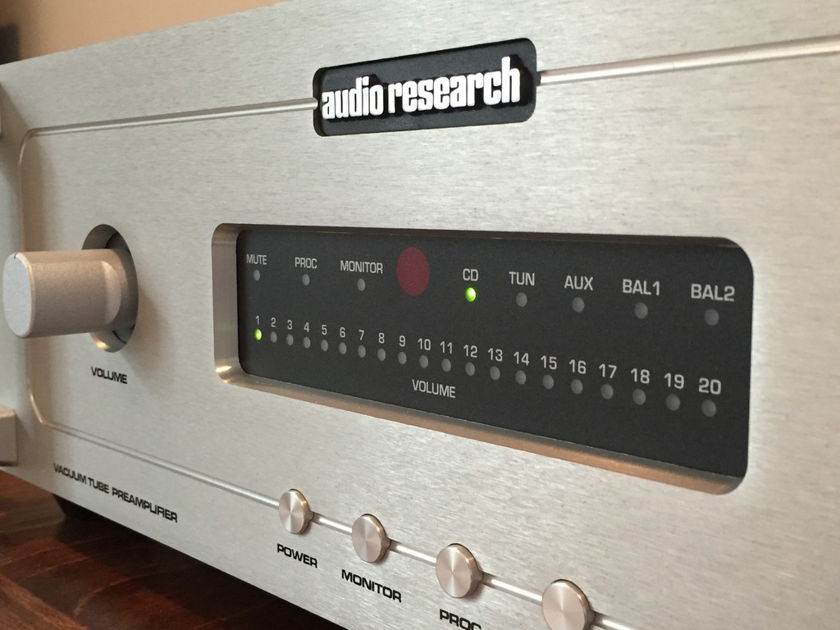 Audio Research LS17 SE Tube Preamp + FREE Bonus Wireworld Cable - Reduced!