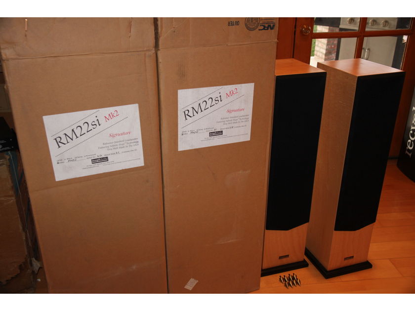 Joseph Audio RM22Si Signature II Maple floorstanding speakers