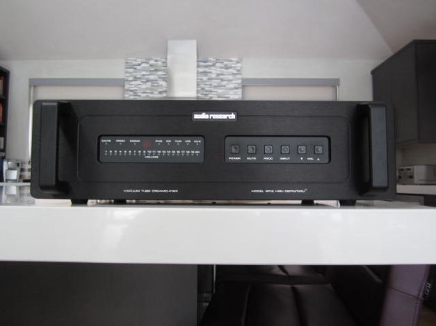Audio Research SP-16L tubed linestage preamp with remot...