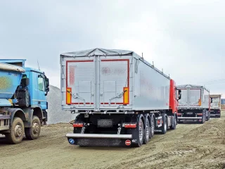  Transport kruszywa pojazdami ciężarowymi w km 9+320