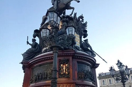Обзорная пешая экскурсия по центру Петербурга
