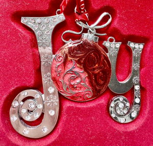 Tipperary Crystal Joy Ornament with Bauble O