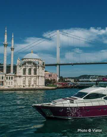 Visit a cultural area of Istanbul