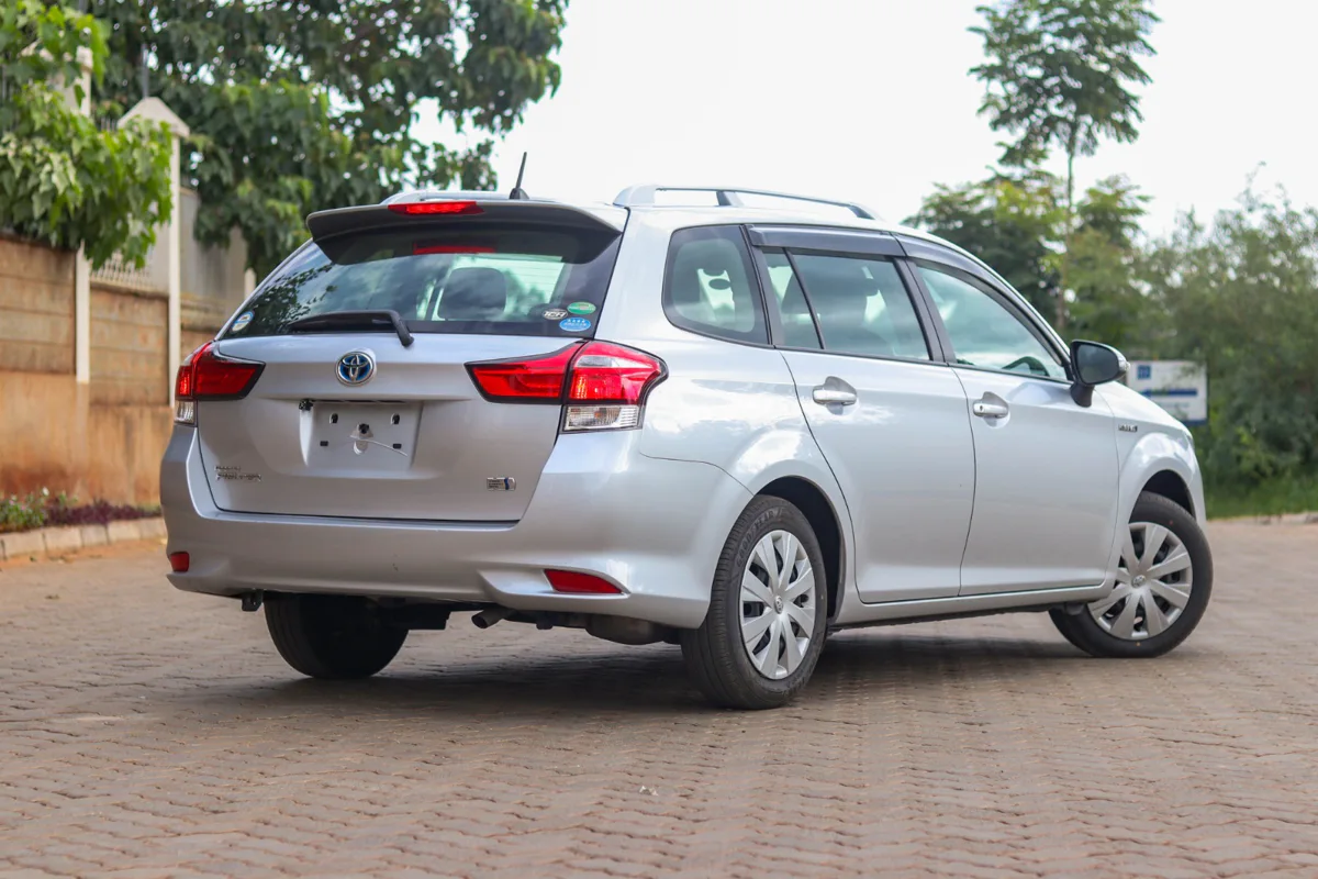 2016 Toyota Fielder Hybrid — Royal Max Motors — photo 15 of 17