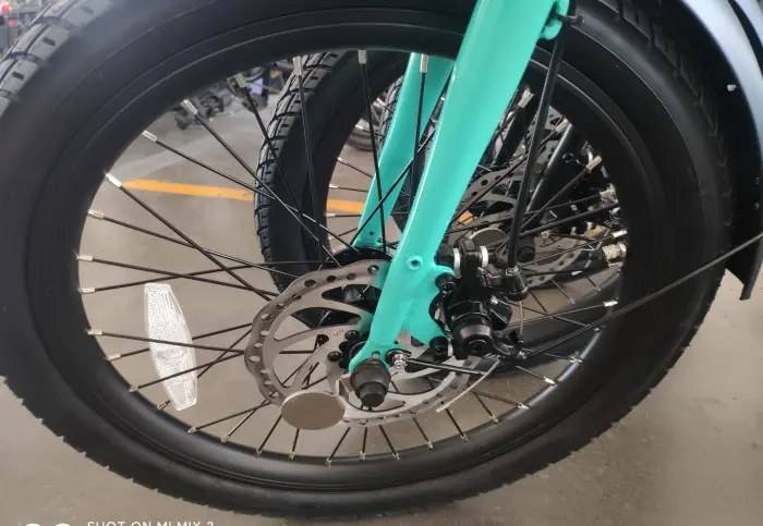 電動アシスト自転車 ブラック 太タイヤ 電動アシスト自転車