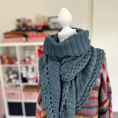 Crochet pattern shawl Norma by juf Sas