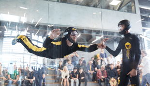 hurricane factory berlin flug mit zuschauern