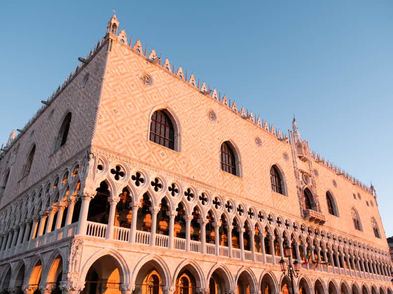 Explore Venice: Guided Doge’s Palace Tour & Shared Gondola Ride - photo 6