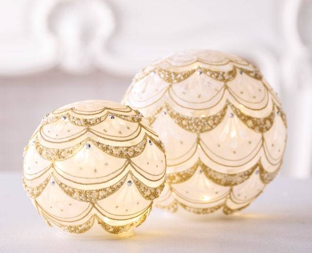 Raz Imports Wooden Sleigh With Winter Natural Arrangement and Pinecone Christmas Home Decor