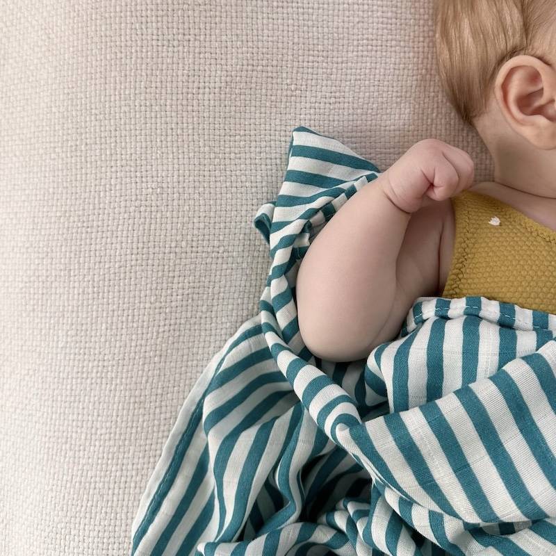 Lange XL Joli Nous en bambou et coton bio GOTS, doux et absorbant pour bébé blanc bleu joli nous marque suisse excellence