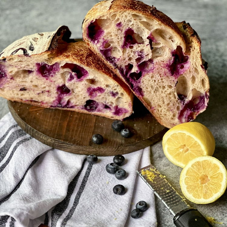𝐀𝐧𝐠𝐢𝐞 𝐘𝐨𝐮𝐧𝐠 | 𝐒𝐨𝐮𝐫𝐝𝐨𝐮𝐠𝐡 𝐁𝐚𝐤𝐞𝐫 🥖 — photo from hotplate.com