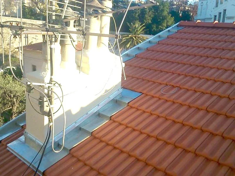 Réfection d’une toiture en tuiles de Marseille à Nice — photo 8 sur 9 — CEG TOITURE