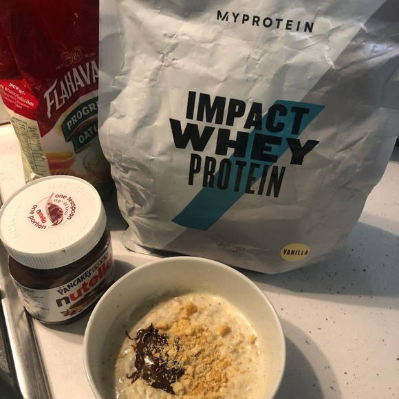 customer shows his breakfast with myprotein