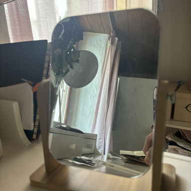 desk/make-up mirror