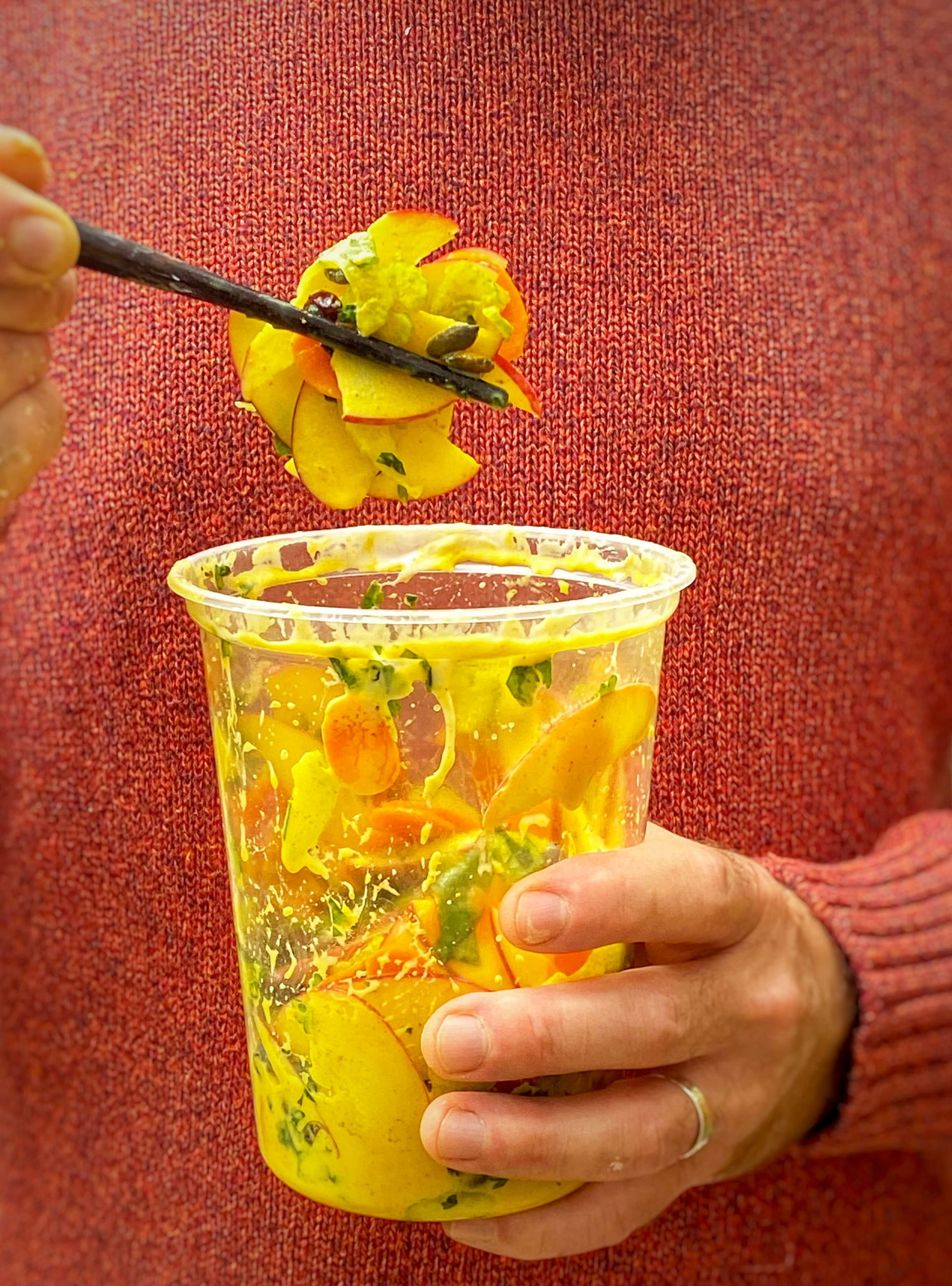 Curried Apple and Carrot Shaking Salad | RICARDO