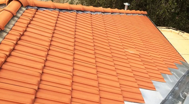 Rénovation d’une toiture en tuiles de Marseille sur une villa à La Turbie — photo 26 sur 28 — CEG TOITURE