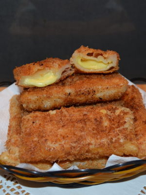 Kaassoufflé (Dutch Fried Cheese Pastry) Recipe