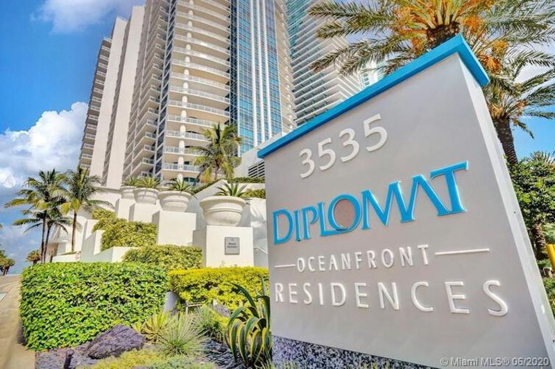 featured image for story, Diplomat Residences in Hollywood