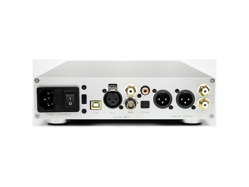 NuForce DAC9 Preamp and Headphone Amp (DAC-9) "Giant Killer" (not my words)