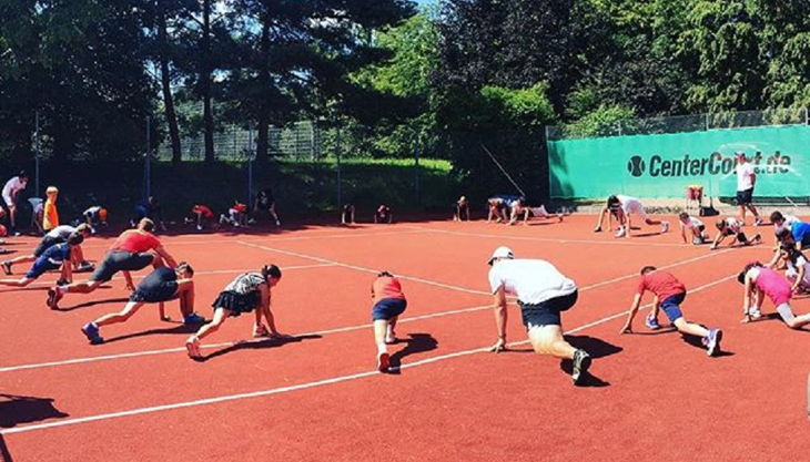tennis academy wiesbaden kindergeburtstag liegestütze
