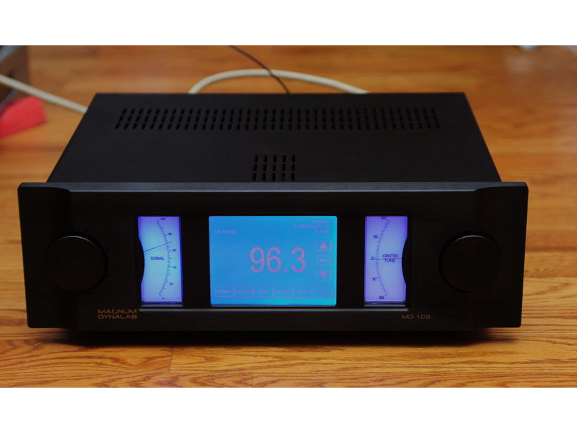 Magnum Dynalab  MD 109 Triode Best  FM Reference Tuner Available Today